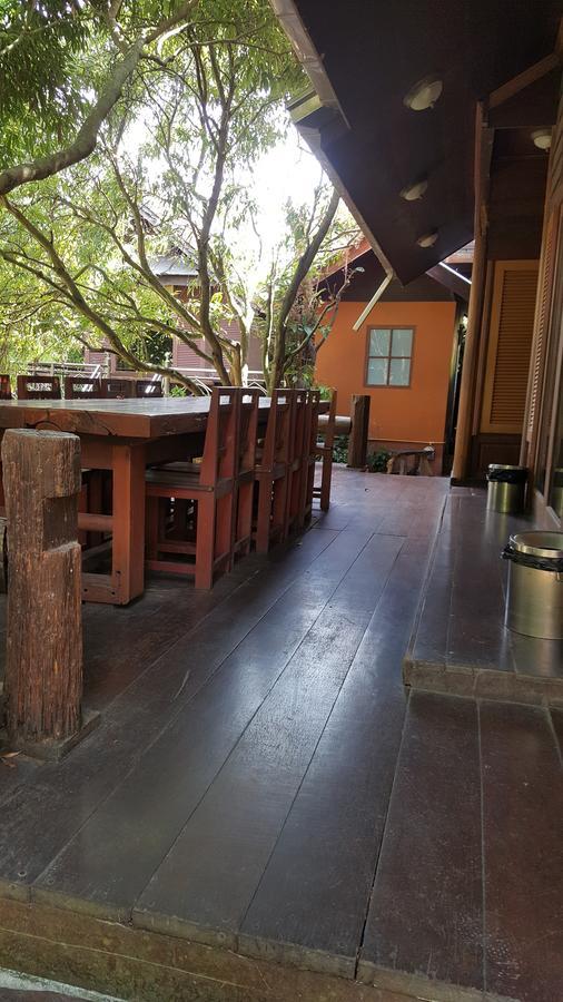 Ruean Mai Chai Khlong Amphava Kültér fotó