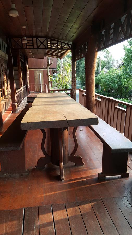 Ruean Mai Chai Khlong Amphava Kültér fotó