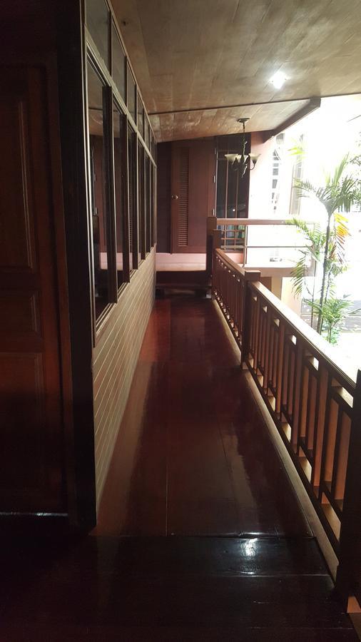 Ruean Mai Chai Khlong Amphava Kültér fotó