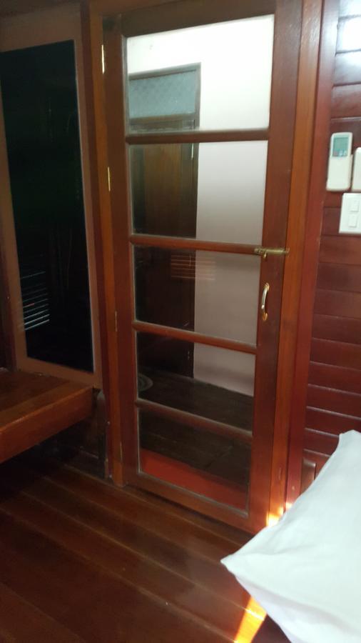 Ruean Mai Chai Khlong Amphava Kültér fotó