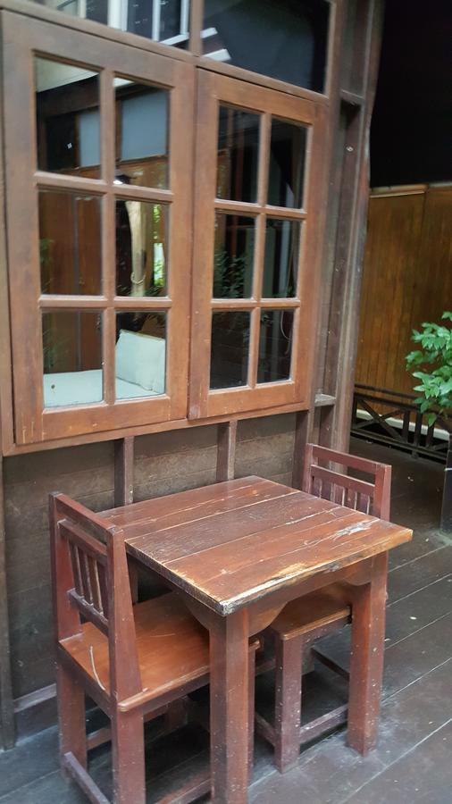 Ruean Mai Chai Khlong Amphava Kültér fotó