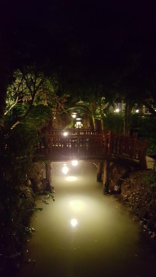 Ruean Mai Chai Khlong Amphava Kültér fotó