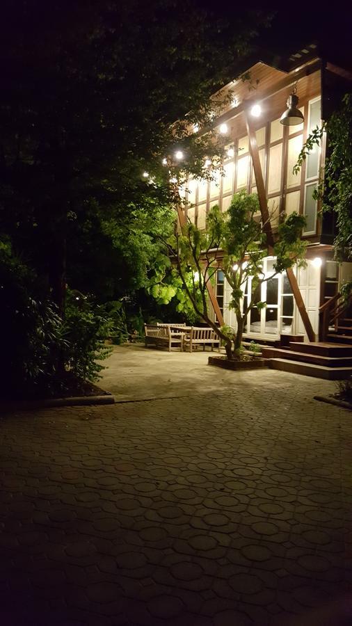 Ruean Mai Chai Khlong Amphava Kültér fotó