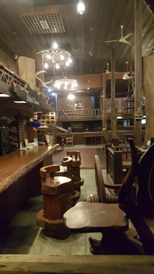 Ruean Mai Chai Khlong Amphava Kültér fotó