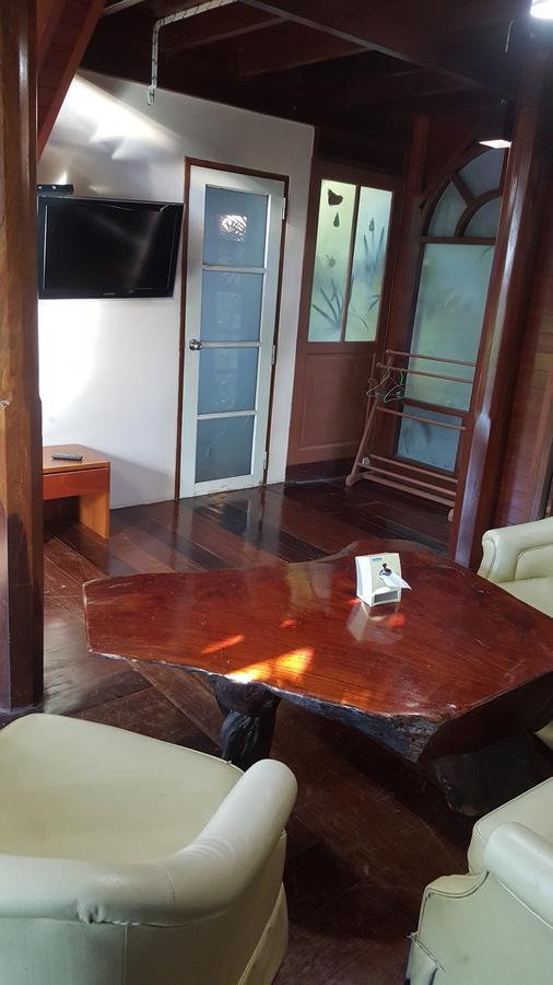 Ruean Mai Chai Khlong Amphava Kültér fotó